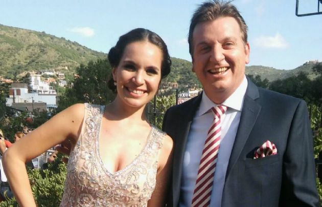 FOTO: Agustina Vivanco y Guillermo Hemmerling, los conductores de la gala.