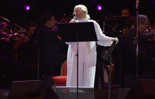 FOTO: Peteco Carabajal hizo gala de su maestría musical