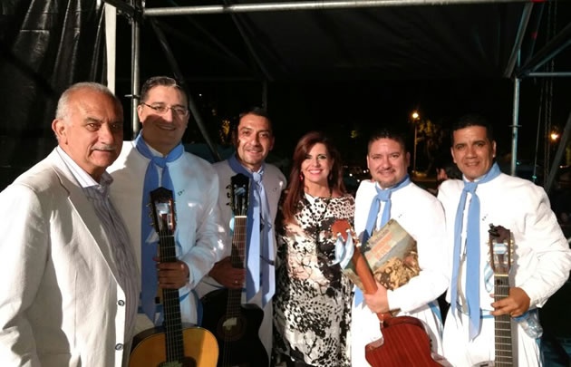 FOTO: El público disfrutando de Los Trovadores de Cuyo. 