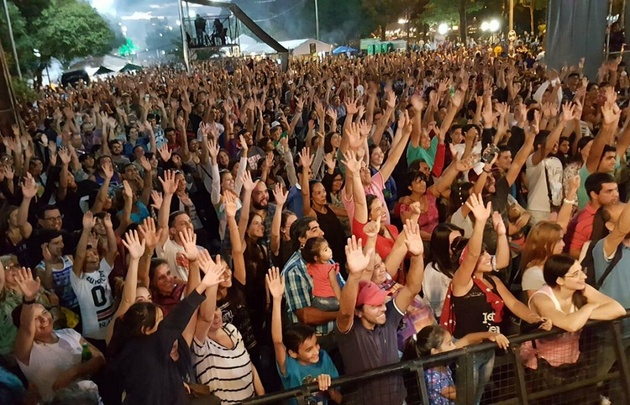 FOTO: Camilo y Nardo en el Festival Mundial del Choripán