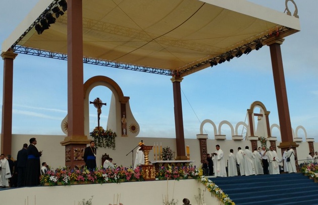 FOTO: Francisco se despide de Chile en Iquique.