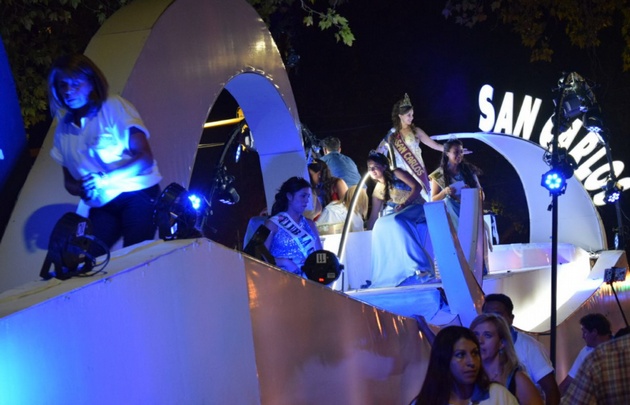 FOTO: Mendoza palpita la Fiesta Nacional de la Vendimia con la Vía Blanca.