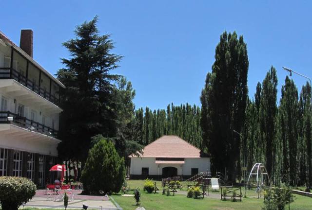 FOTO: El Gran Hotel Uspallata se renueva en el valle mendocino