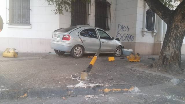 FOTO: Dos espectaculares accidentes no dejaron muertos de milagro