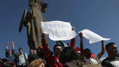 Mexicanos rechazan la llegada de caravana de migrantes La Mesa