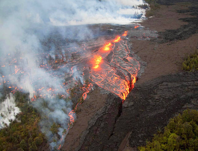 FOTO: Imágenes: ríos de lava devoran todo a su paso en Hawái