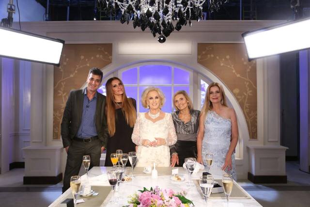 FOTO: La mesa de Mirtha Legrand del sábado sigue dando qué hablar.