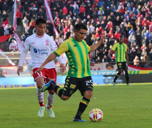 FOTO: El Tiburón mordió sobre el final y 