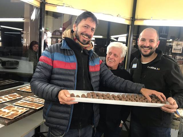 FOTO: Mirá cómo se elabora el tradicional chocolate alpino