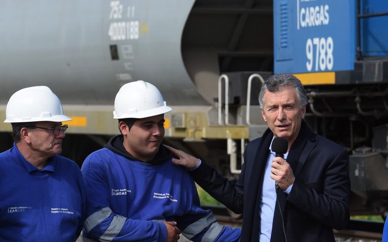 FOTO: Macri inauguró la renovación de 800 kilómetros de vías del Belgrano Cargas.