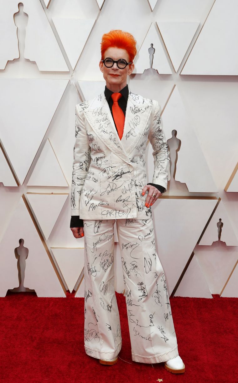 FOTO: Sandra Oh  en la alfombra roja de los Oscar 2020.