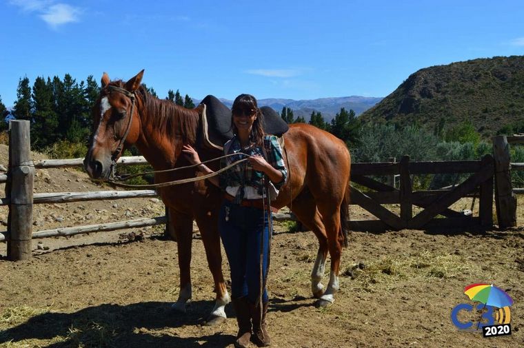 FOTO: Marcela Psonkevich cabalga en Cerro Leones