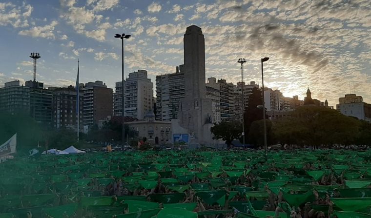 FOTO: Marcha por la despenalización del aborto en Rosario.