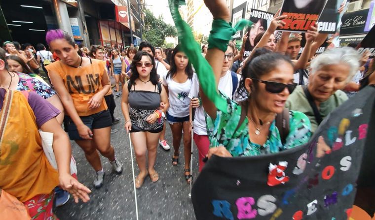 FOTO: 9M: En Córdoba marcharon desde Cañada hasta Yrigoyen por General Paz.