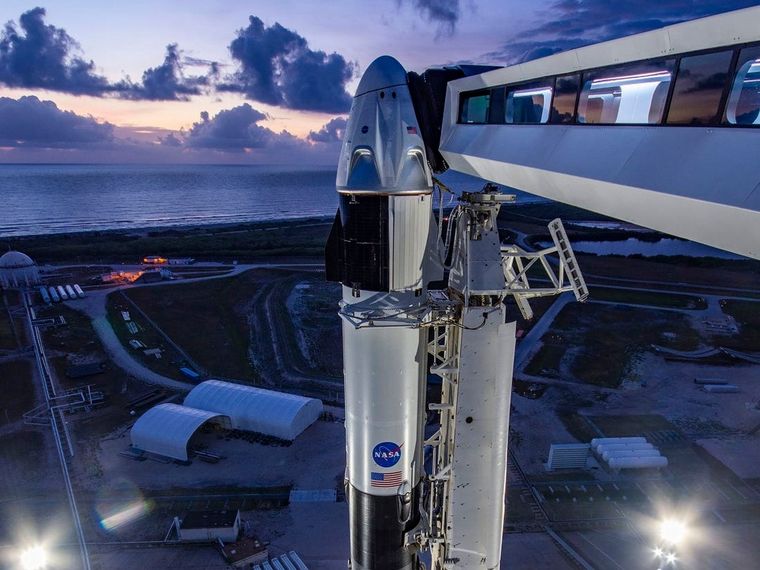 Con el exitoso lanzamiento del Crew Dragon, SpaceX de Elon Musk desafía todas las preconcepciones sobre los vuelos espaciales. ¿Será este el punto de inflexión de la ambición del empresario estadounidense? ¿reflejará esto en otros proyectos como por ejemplo Bitcoin?