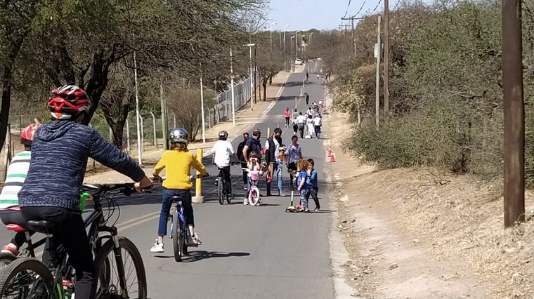 FOTO: Vecinos lograron la apertura de una peatonal en Villa Warcalde y La Calera.