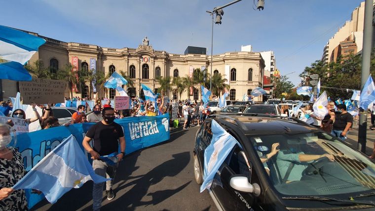 FOTO: 12O banderazo en Córdoba 