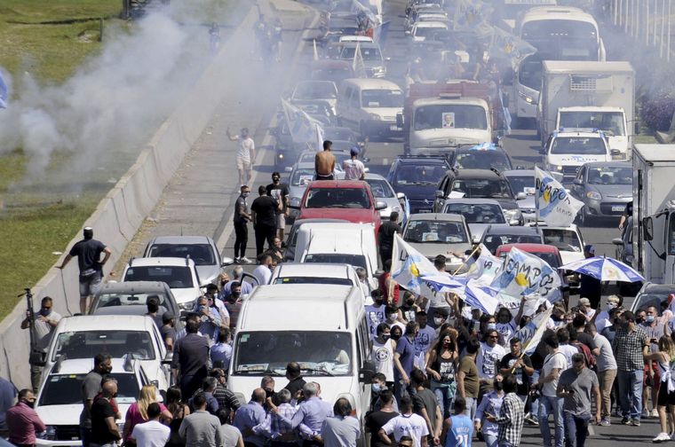 FOTO: Caravana de la militancia de La Plata a Buenos Aires