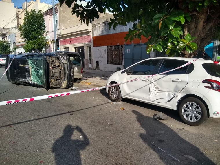 FOTO: Chocó, volcó y se negó a ser auxiliada por la Policía