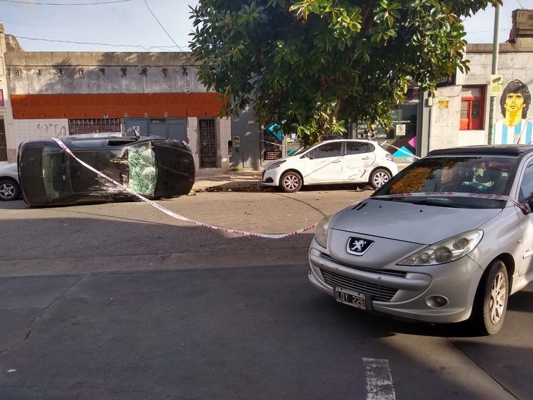 FOTO: Chocó, volcó y se negó a ser auxiliada por la Policía