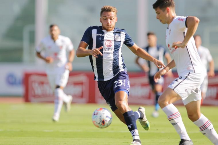 FOTO: Tras un partido vibrante, Talleres y Newell's empataron 2-2