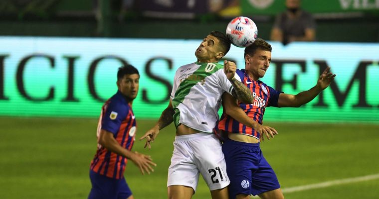 FOTO: San Lorenzo y Banfield aburrieron e igualaron sin goles