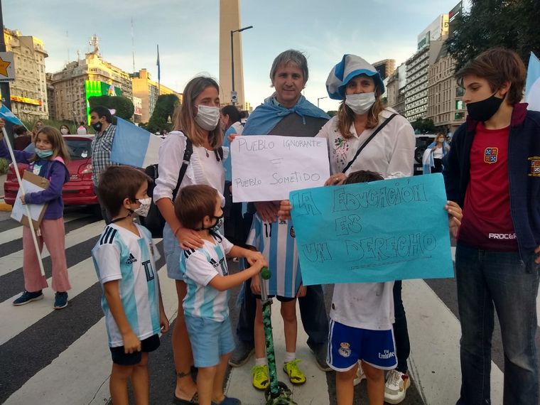 FOTO: Manifestantes en Buenos Aires (Foto: Juano Tesone).