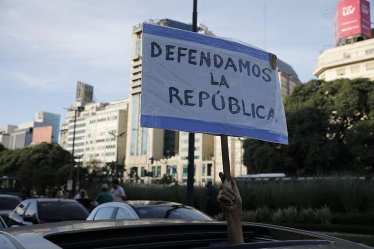 FOTO: Manifestantes en Buenos Aires (Foto: Santiago Filipuzzi).