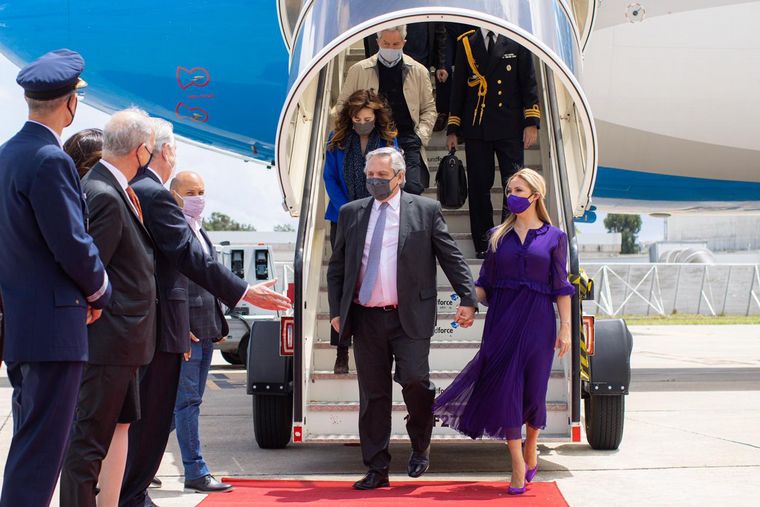 FOTO: El Presidente fue recibido por Marcelo Rebelo de Sousa en Lisboa