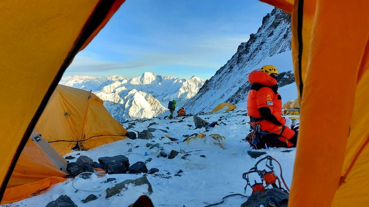 AUDIO: Un barilochense logró hacer cumbre en el Everest