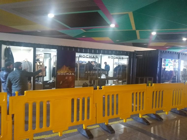 FOTO: Shopping Alto Palermo instaló containers para sus locales