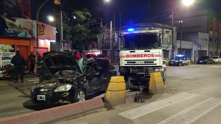 AUDIO: Un herido grave en un espectacular choque en avenida Colón