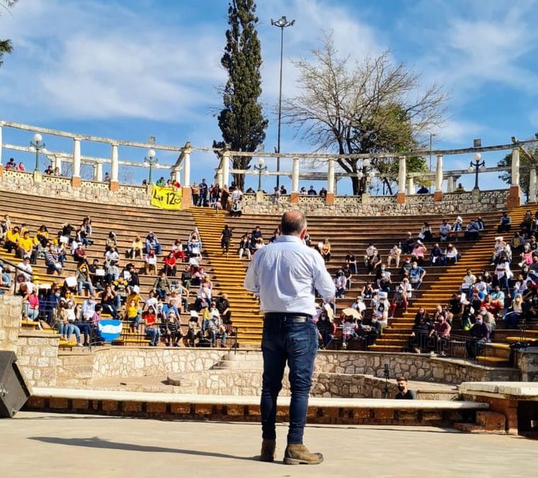 FOTO: Los integrantes de la lista Cambiemos Juntos se reunieron con sus fiscales.