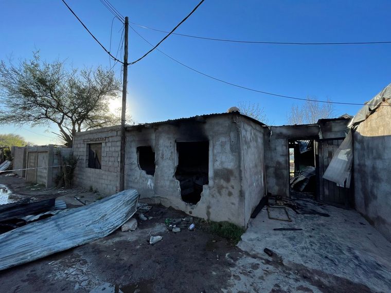 AUDIO: Rescatan a familia de su casa quemada en Córdoba: la niña de 2 años es la más grave