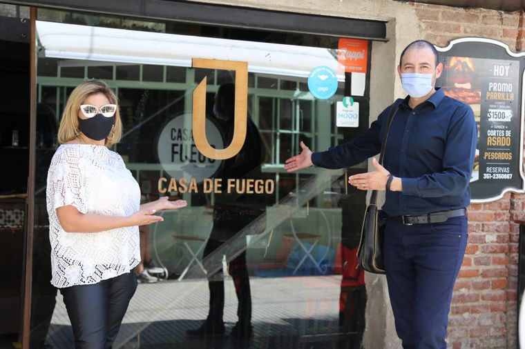 AUDIO: Viva la Radio transmite desde Casa de Fuego, en barrio Güemes.