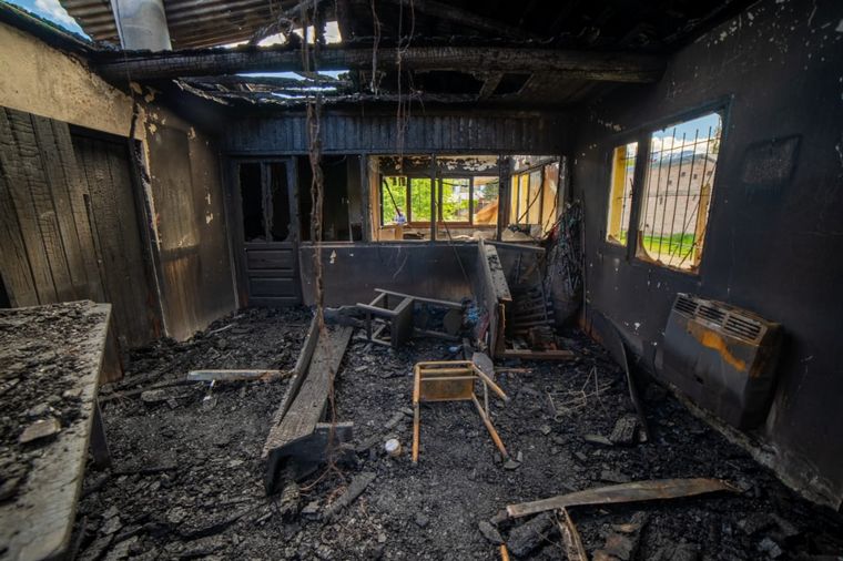 FOTO: Reconstruirán el club incendiado por mapuches en El Bolsón