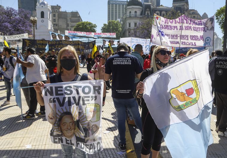 FOTO: Miles de personas llegaron hasta Plaza de Mayo para celebrar el Día de la Militancia