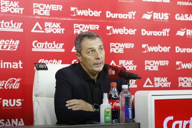 FOTO: Frank Kudelka renunció sorpresivamente como DT de Huracán.