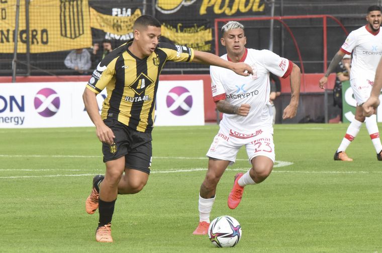 FOTO: Deportivo Madryn dio el gran batacazo ante Huracán en los penales.