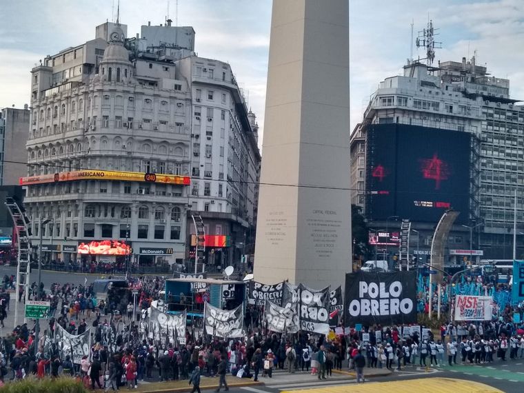 FOTO: Caos en Capital Federal por otra marcha de agrupaciones sociales y de izquierda.