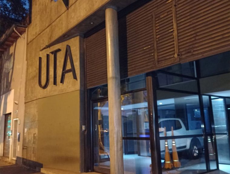 FOTO: El frente de la sede de la Unión Tranviarios Automotor (UTA) en Rosario. 