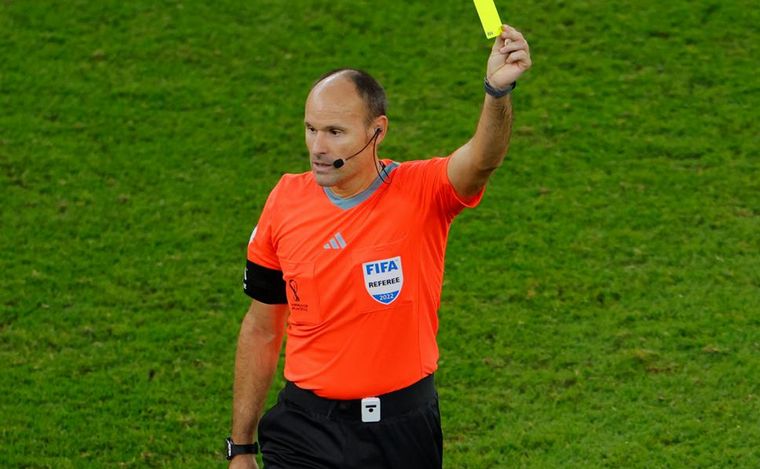 FOTO: Antonio Mateu Lahoz, el árbitro de Argentina en cuartos