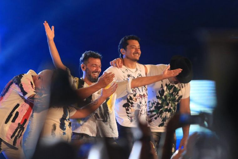 FOTO: Los Tekis, Guitarreros, Los Pachecos y Grupo Ceibo, en la tercera luna coscoína