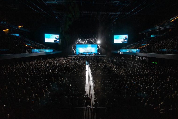 FOTO: Joaquín Sabina brilló con entradas agotadas en el Movistar Arena de Buenos Aires.