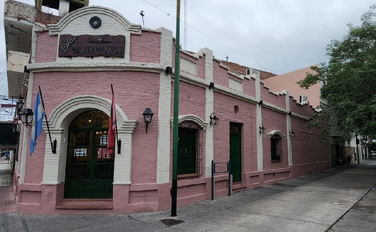 FOTO: Rony en Vivo transmite desde Peña Boliche Balderrama para festejar sus 70 años.