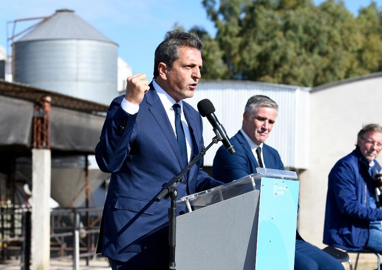 FOTO: Massa anunció medidas de apoyo a tamberos y productores agrícolas.