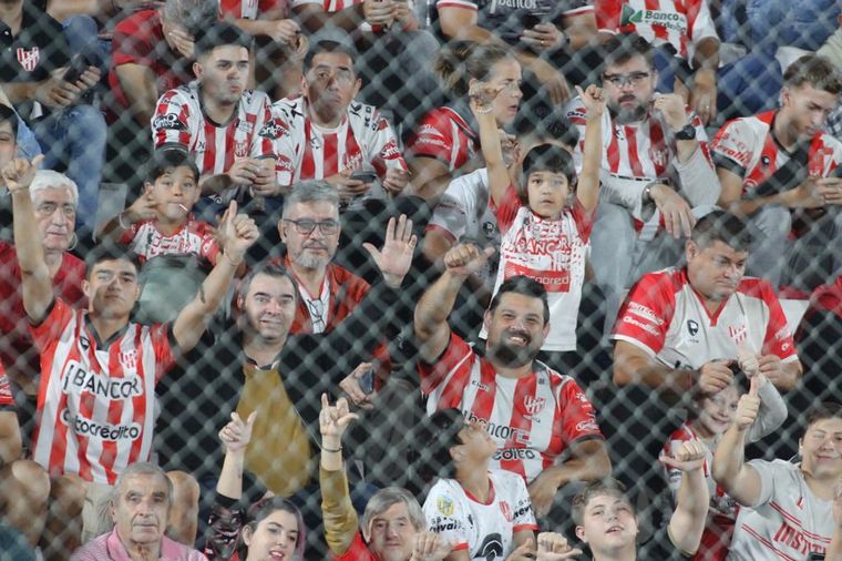 FOTO: Buscate en las tribunas del "Monumental" de Alta Córdoba.