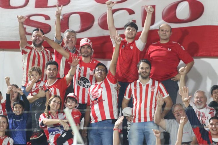 FOTO: Buscate en las tribunas del "Monumental" de Alta Córdoba.