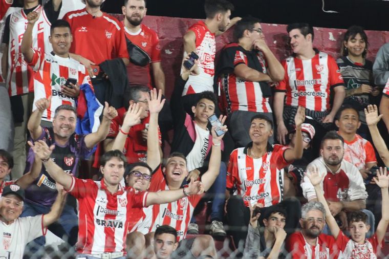 FOTO: Buscate en las tribunas del "Monumental" de Alta Córdoba.