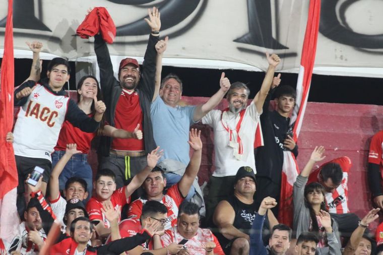 FOTO: Buscate en las tribunas del "Monumental" de Alta Córdoba.